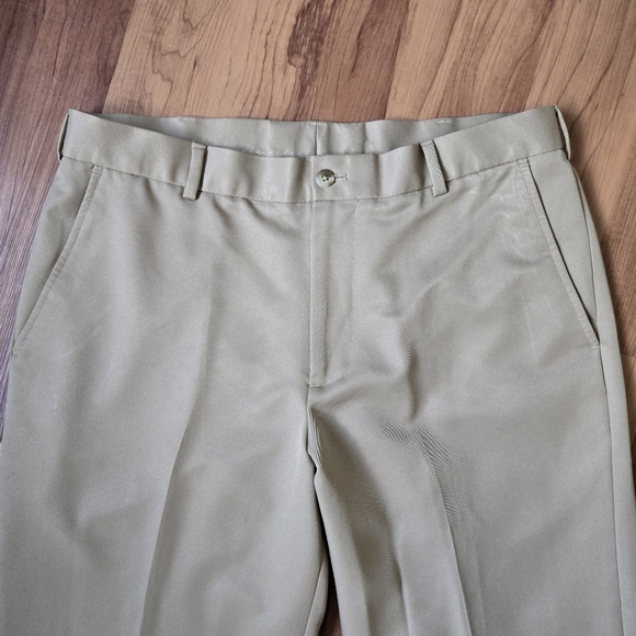 Men's 34/32 Khaki Van Heusen Dress Pants EUC - Picture 3 of 15